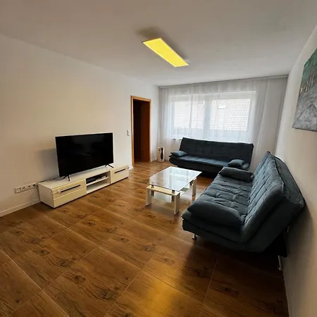 Frisch Sanierte Und Grosse Helle In דירה