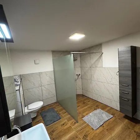 דירה Frisch Sanierte Und Grosse Helle In