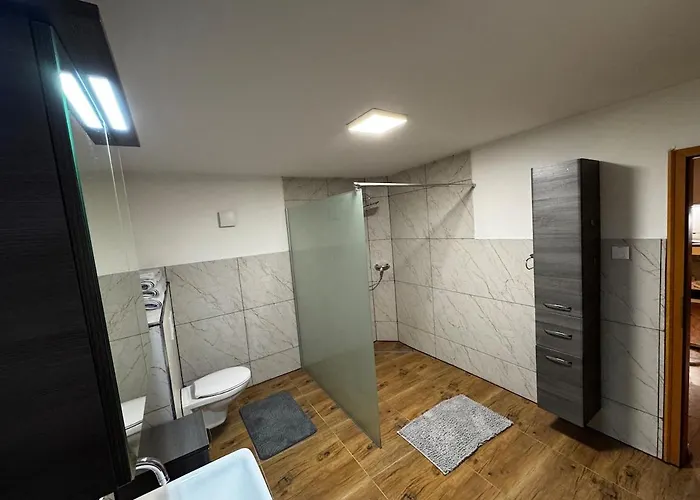 דירה Frisch Sanierte Und Grosse Helle In