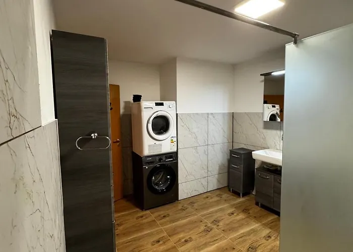 דירה Frisch Sanierte Und Grosse Helle In