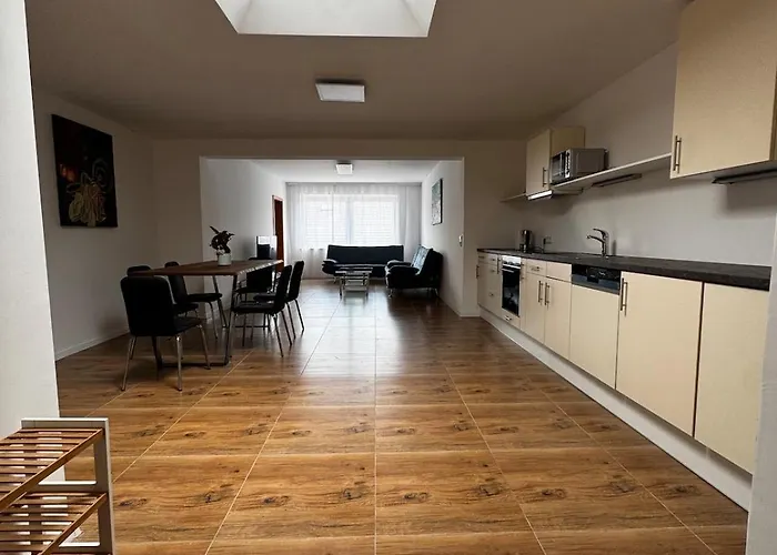 דירה Frisch Sanierte Und Grosse Helle In לונה