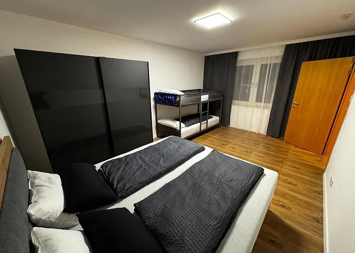 דירה Frisch Sanierte Und Grosse Helle In לונה