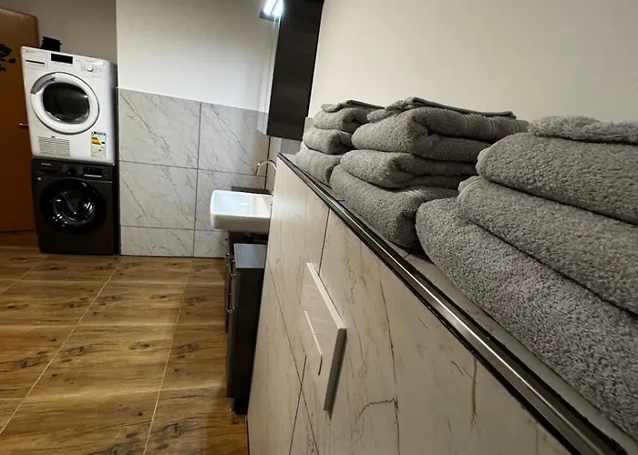 Frisch Sanierte Und Grosse Helle In